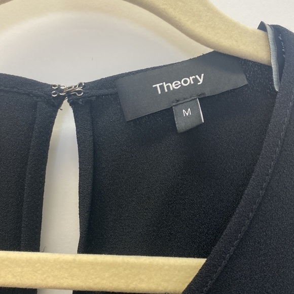 Theory Cutout Sarver top open shoulders size M - Picture 8 of 8